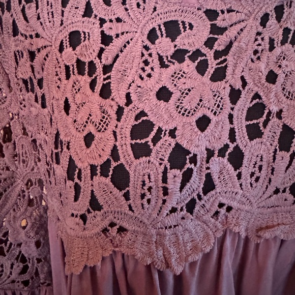She + Sky Boho Open Embroidered Lavender/Mauve Top Size L NWT - Picture 3 of 8